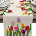 Camino de mesa de lino con estampado de tulipanes para decoración, estilo textil floral colorido. - Tulipán Brillante