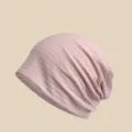 Detailansicht der atmungsaktiven rosa Oversize Beanie Mütze, ideal für Frühling und Sommer. - Einheitsgröße (56-58 cm) Elastisch / Rosa