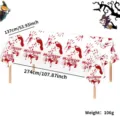 Halloween Einweg PE Tischdecke mit blutigen Handabdrücken und Fußabdrücken für Partydeko. - 137*274cm / Blutiger Handabdruckmuster