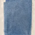 Détail de serviette de bain exfoliante bleue, tissu texturé pour gommage du corps. - 30x80cm (Emballé sous vide) / Bleu