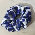 Μπλε και λευκό λουλουδάτο scrunchie μαλλιών, κινεζικό vintage αξεσουάρ μαλλιών με μπλε λουλούδια. - Λάστιχο Μαλλιών-4