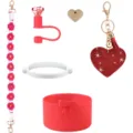 Details of cute daisy strap, shiny heart keychain, straw cap and silicone cup boot set. - Style B / Red