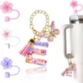 Set di accessori per borraccia con portachiavi lettera E in resina e copricanna fiore ciliegio. - Lettera E