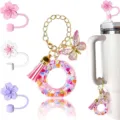 Bellissimo portachiavi a farfalla e copristraw floreale per accessori di tazze quotidiane. - Lettera O