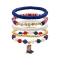 Vista dettagliata del set di bracciali di perle a strati del Giorno dell'Indipendenza con perline. - Set da 5 pezzi scarpe USA / Rosso Bianco Blu