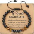 Elegante pulsera de cuentas de graduación con piedras negras mate y ojo de tigre. - Estilo 2