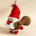 Handmade crochet Santa Claus keychain cute yarn plush doll pendant festive gift bag charm. - Santa Claus 2