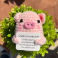 Handgemachte gehäkelte rosa Schweinchen Puppe mit Motivationskarte, süßes Geschenk und Dekoration. - Schweinchen 3