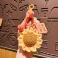Handgemachte gehäkelte Sonnenblumen Schlüsselanhänger süße Taschenanhänger Accessoire - Plüsch-Häkelanhänger - Sonnenblume (Erfolg)