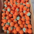 Handgemachte gehäkelte Kaki Anhänger Zubehör für DIY Basteln und Schmuckherstellung - Kakifrucht - hellgrüne Blätter (Fertigprodukt)