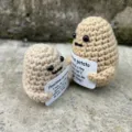 Handgemachte gehäkelte positive Kartoffel Puppe mit süßer Karte, weiches Wollspielzeug. - Hellbraune Kartoffel 7 cm mit P-Karte
