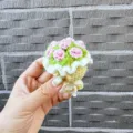 Handgemachte gehäkelte Mini Blumenstrauß Schlüsselanhänger Strick Anhänger Tasche Charm - Hellgelb