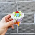 Handgefertigter Mini Häkelblumen Blumenstrauß Schlüsselanhänger süßer Strick Anhänger. - Lila [Mehrfarbig]