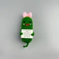 Handgemachte gehäkelte Gurke Plüschtier mit rosa Schleife und Karte Variante - Gurke mit Schleife 2