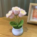 Handgemachte gehäkelte Topf-Rosa-Blume Strick-Blumen-Wohnkultur Ornament süßes Desktop-Geschenk - 3 beige Maiglöckchen im Topf