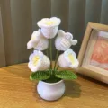 Handgehäkelter Maiglöckchen Topfgesteck Strick Kunstblume Heimdekoration Geschenk - 5 weiße Maiglöckchen im Topf