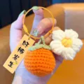 Handgefertigter Häkel Kaki Blumen Schlüsselanhänger süßer Frucht Taschenanhänger Auto Zubehör - Stahldrahtring-Modell - Kaki (Gute Dinge geschehen)