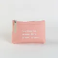 Portamonete con zip in tela rosa con citazione motivazionale, custodia compatta per uso quotidiano. - Rosa