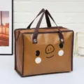 Bolsa de almacenamiento plegable laminada marrón con lindo estampado de cerdo de dibujos animados, bolso. - Expresión de cerdo café / 30x23x14cm