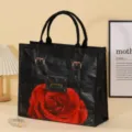Bolsas tote negras de tejido PP con gran estampado de rosa roja, bolso impermeable. - L / Flor roja con asa negra (grande)
