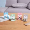 Wooden cartoon animal phone holder, cute desktop stand variant in four colors, creative gift. - Cartoon Squirrel