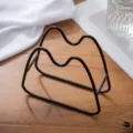 Schwarzer Eisen-Untersetzer-Halter Aufbewahrungstafel Küchen-Tassenmatte minimalistischer Metallständer. - U-förmige Eisengestelle / Passend für 15 cm