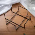Schwarzer Eisen-Untersetzerhalter, Metallmatten-Ablageständer für die Haushaltskueche. - Quadratische Eisengestelle / Passend für 15 cm