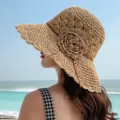 Schickes Damen Strohhut gewebt Sonnenschutz mit Blumendekor schmale Krempe Sommer Strand. - M (56-58cm) / Khaki