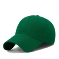 Dunkelgrüne einfarbige Acryl-Baseballcap, klassische Kappe mit gebogenem Schirm für Outdoor. - Einheitsgröße / Grün