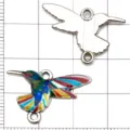 Detaillierte Ansicht bunter Kolibri Anhänger, Metall Schmuckverbinder für DIY Basteln. - 1 Stück/Packung (16x25mm) / Weiß K Bunt Öltropfen Kleiner Kolibri (27584)