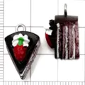 Hars chocoladetaart plak hanger DIY handgemaakte sieraden accessoire bedel ketting - Driehoekige Aardbeienroomtaart / 1 Stuk/Verpakking (20x12.5x12.5mm) / Koffie