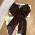 Écharpe ruban nœud en mousseline marron foncé, accessoire de coiffure élégant pour femme. - Café