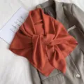 Einfarbiges quadratisches Damentuch Schal, vielseitig elegantes Accessoire fuer Alltag Mode. - Stil 17