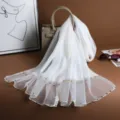 Frühlings- und Sommerschal aus weißem Chiffon mit goldenem Perlen-Rüschenrand für Damen - Weiß