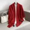 Elegante effen rode dames omslagdoek met franjes, vintage retro winter sjaal stijl - Rood