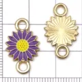 Dijes de margaritas de esmalte de aleación conector de doble bucle accesorios de joyería DIY. - Púrpura