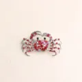 Exquisite crystal crab brooch pin, sparkling rhinestone animal lapel jewelry for women outfits. - Red