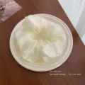 Elegante witte organza haarscrunchie, grote pluizige haarelastiek voor chique Franse kapsels. - Broken Wit