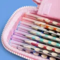Transparante plastic potlooddoppen beschermers puntomhulsels schoolbenodigdheden - Willekeurige Kleur