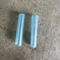 Transparante blauwe potlooddopjes beschermers, handige plastic puntbeschermers en verlengers. - Blauw