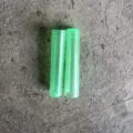 Set van twee groene doorzichtige kunststof potloodkapjes beschermers voor school kids - Groen