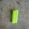 Fluorescerende groene plastic potlooddoppen en verlengers voor scholieren, zeer handig. - Geel