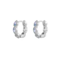 Orecchini a cerchio argentati con affascinanti cristalli di zirconio blu per ogni giorno. - Clip a Cerchio (W80336) / 24k / Cerchio da 3mm / Argento+Zircone Blu