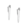Silberner Zirkonia Ketten Ohrklemme Detailansicht, funkelnder Kristallstab mit feiner Kette. - Ketten-Quasten-Ohrklemme (W80072-SS) / Silber