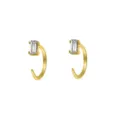Vue détaillée de la manchette d'oreille zircon dorée minimaliste, design baguette. - W80229 Style Doré