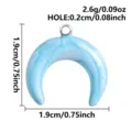 Blauwe gemarmerde halve maan hanger druppelolie ambacht voor de productie van DIY sieraden. - Maan Hanger / 1.9x1.9cm / Blauw Witte Maan (S3422-S-S)