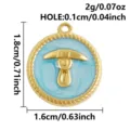 Colgante redondo de acero inoxidable con diseño de pico y aceite, accesorio de joyas. - Dorado Fondo Azul Pico