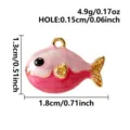 Schattige roze geëmailleerde vis bedel hanger met gouden rand en glitters voor DIY sieraden. - Gouden Roze Kogelvis (B255-G-Pink) / 1.8x1.3cm