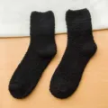Calze invernali soffici nere, calze da pavimento calde in pile corallo spesse per donne e ragazze. - Taglia unica (35-42) / Nero