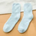 Calzini soffici in pile corallo azzurro chiaro da donna, comode calze invernali calde. - Taglia unica (35-42) / Azzurro